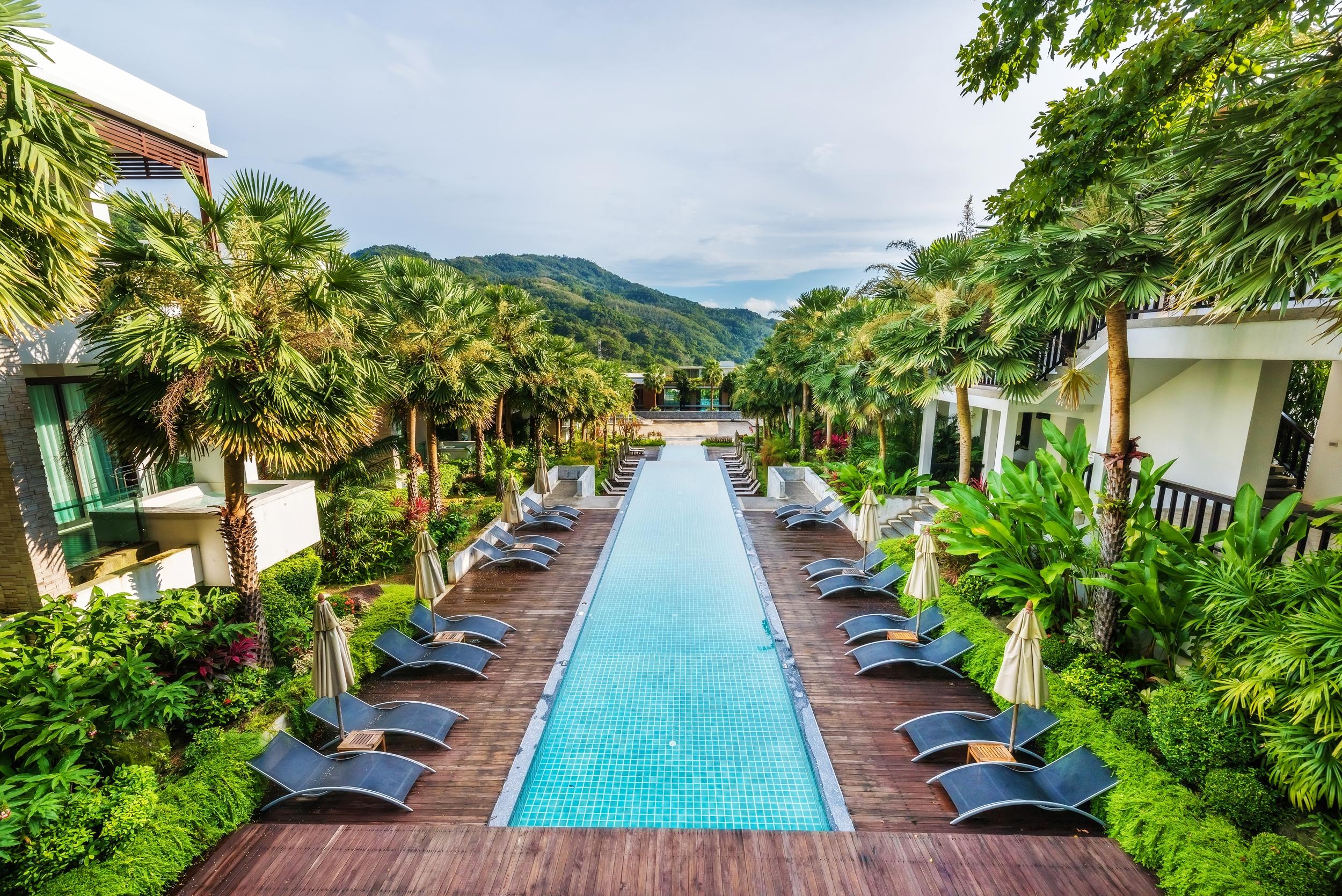 Wyndham Sea Pearl Resort, Phuket Patong Buitenkant foto The swimming pool at the resort