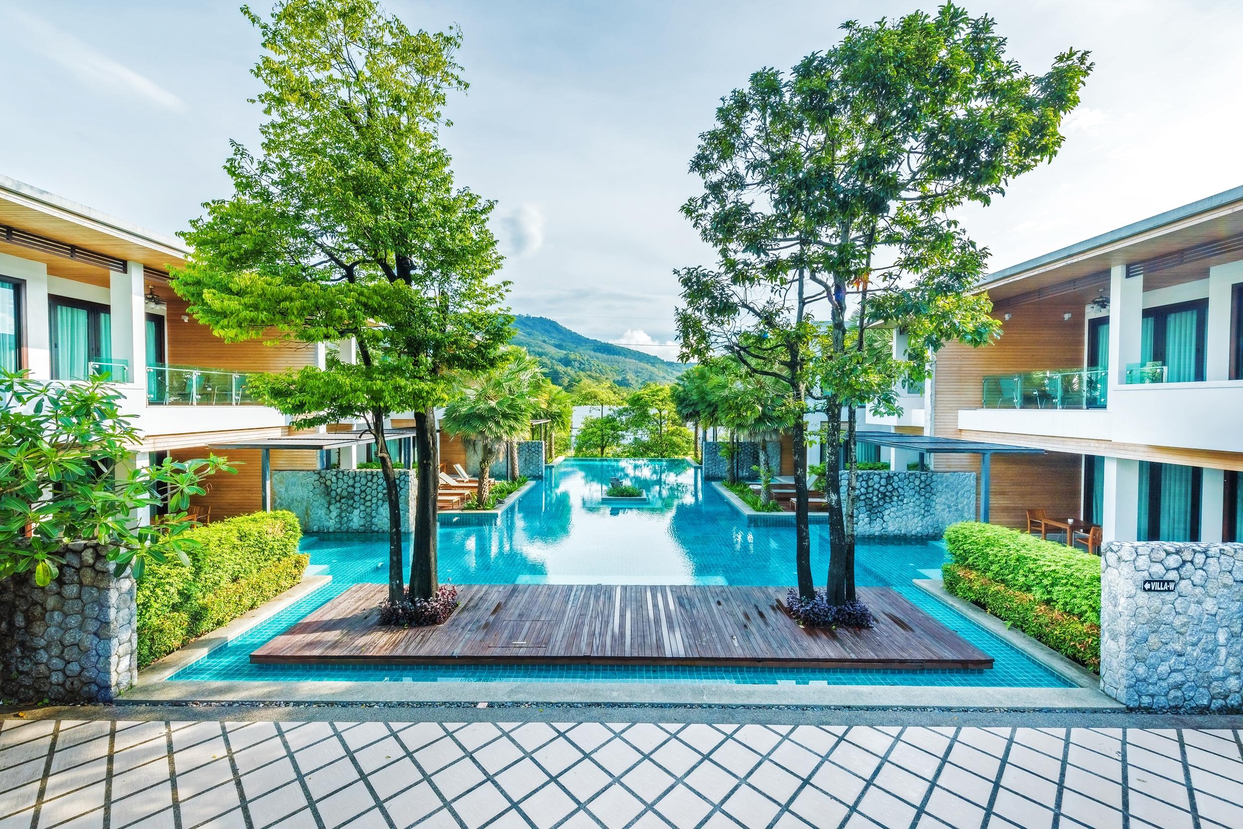 Wyndham Sea Pearl Resort, Phuket Patong Buitenkant foto The swimming pool at the resort