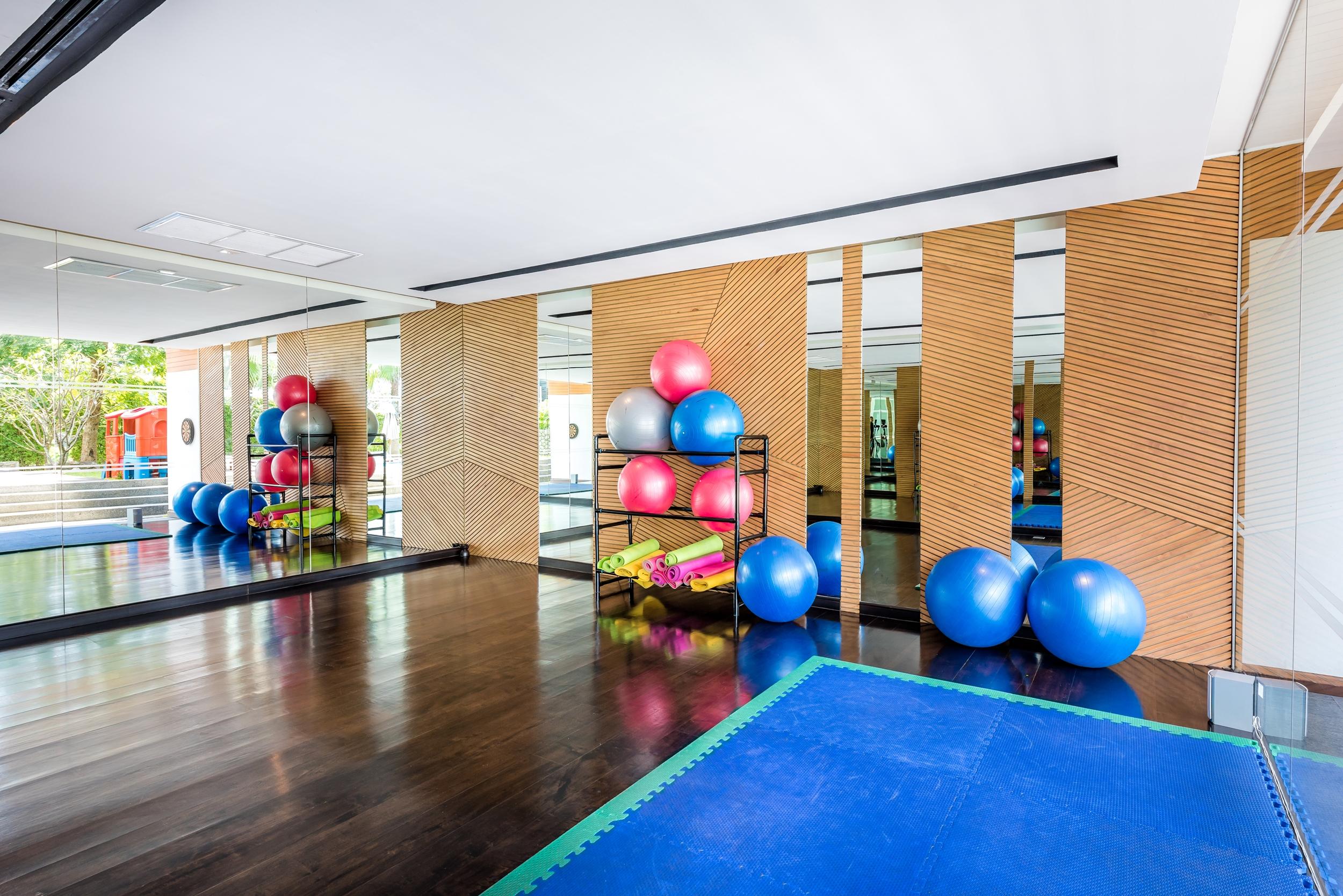 Wyndham Sea Pearl Resort, Phuket Patong Buitenkant foto The Fitness Centre