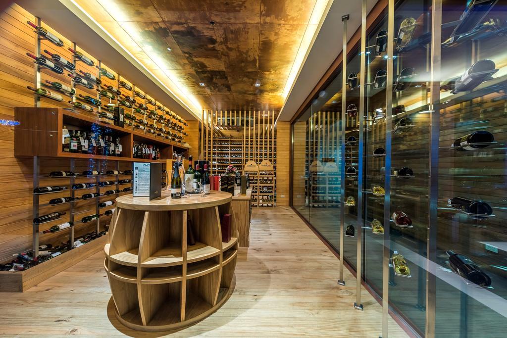 Wyndham Sea Pearl Resort, Phuket Patong Buitenkant foto Wine cellar at the Ritz-Carlton, Downtown, Los Angeles