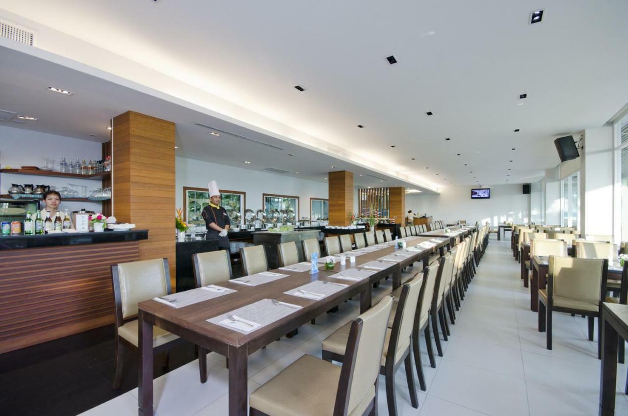 Wyndham Sea Pearl Resort, Phuket Patong Buitenkant foto The interior of the lounge