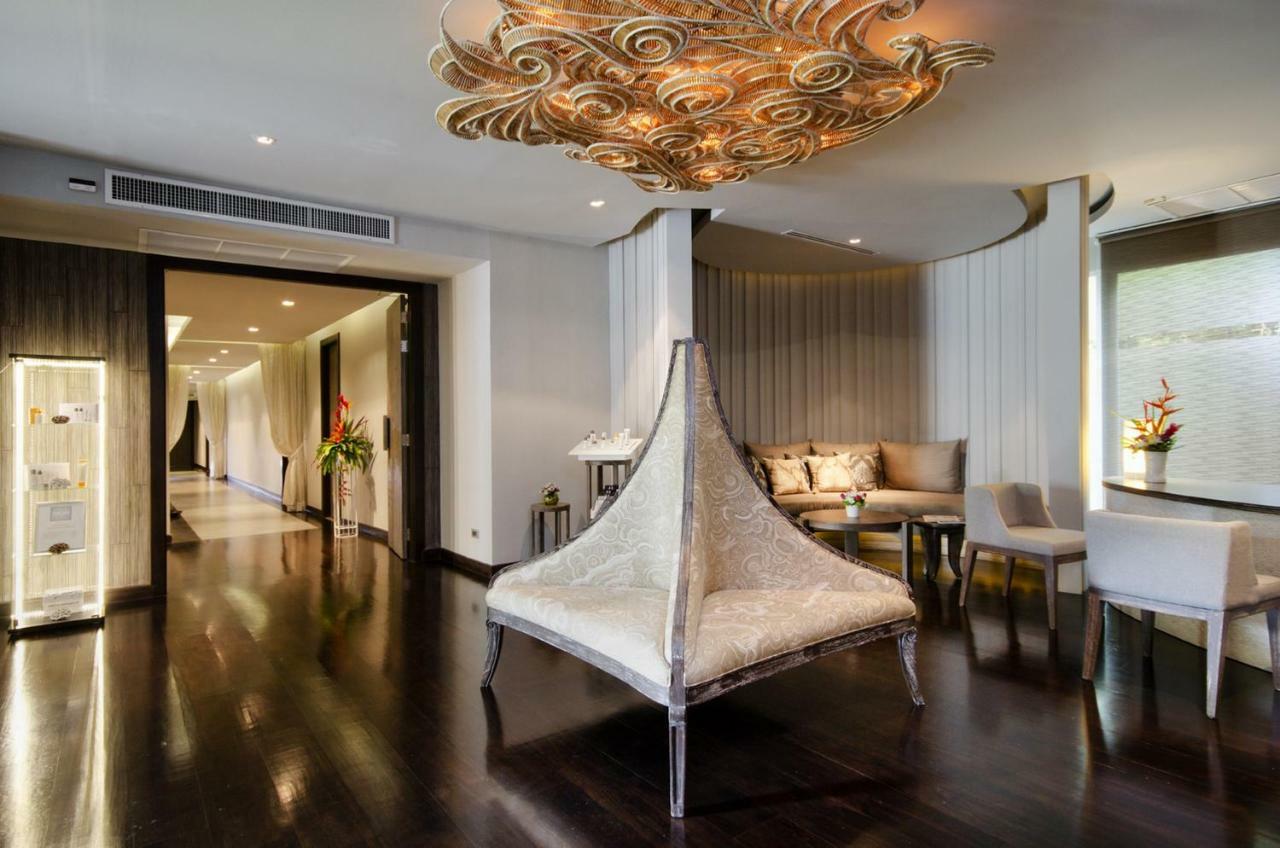 Wyndham Sea Pearl Resort, Phuket Patong Buitenkant foto The lobby of the hotel