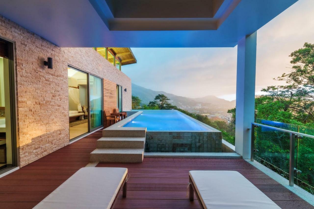 Wyndham Sea Pearl Resort, Phuket Patong Buitenkant foto The view from the pool at the 1881 Heritage