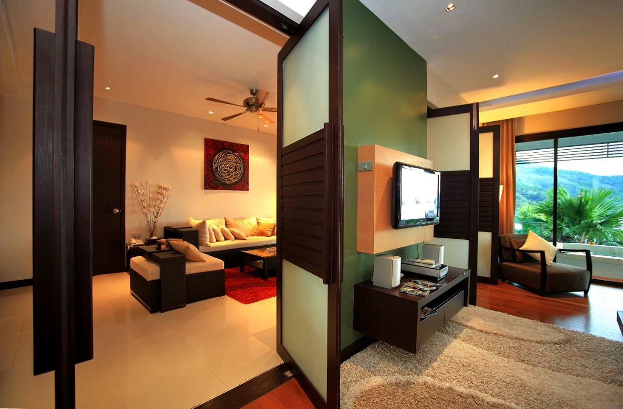 Wyndham Sea Pearl Resort, Phuket Patong Buitenkant foto Interior of a suite at the resort