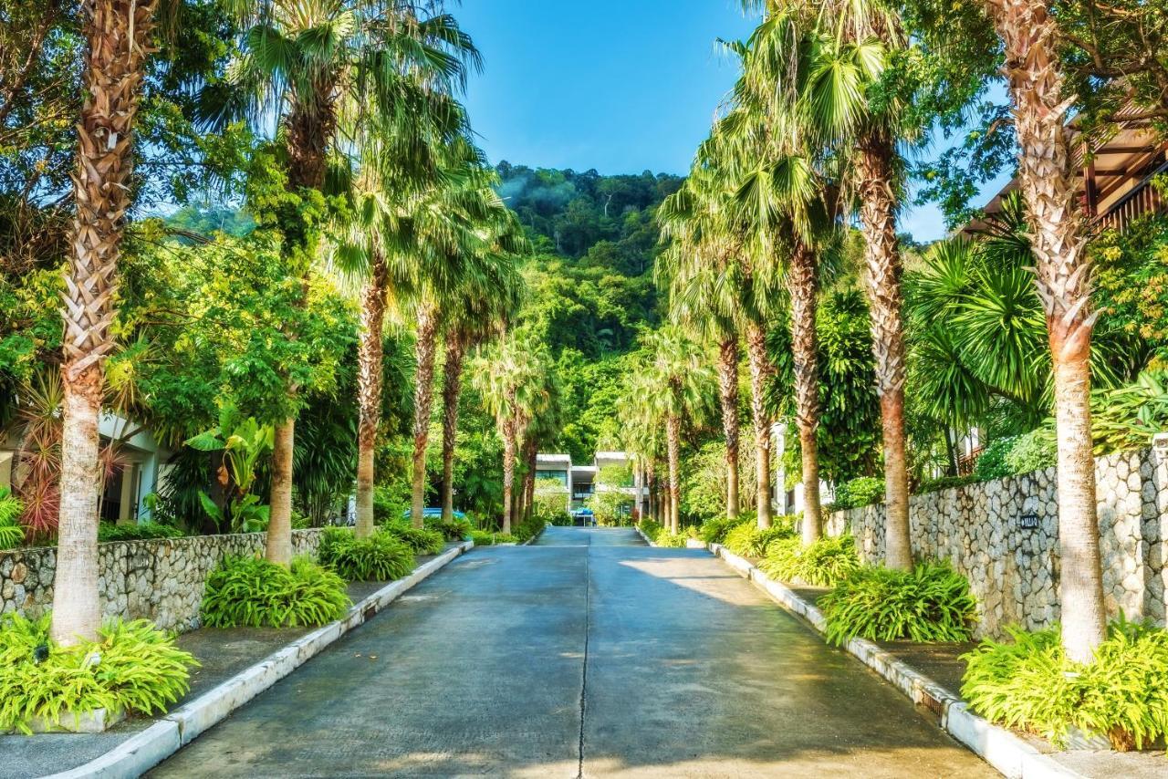 Wyndham Sea Pearl Resort, Phuket Patong Buitenkant foto The entrance to the resort