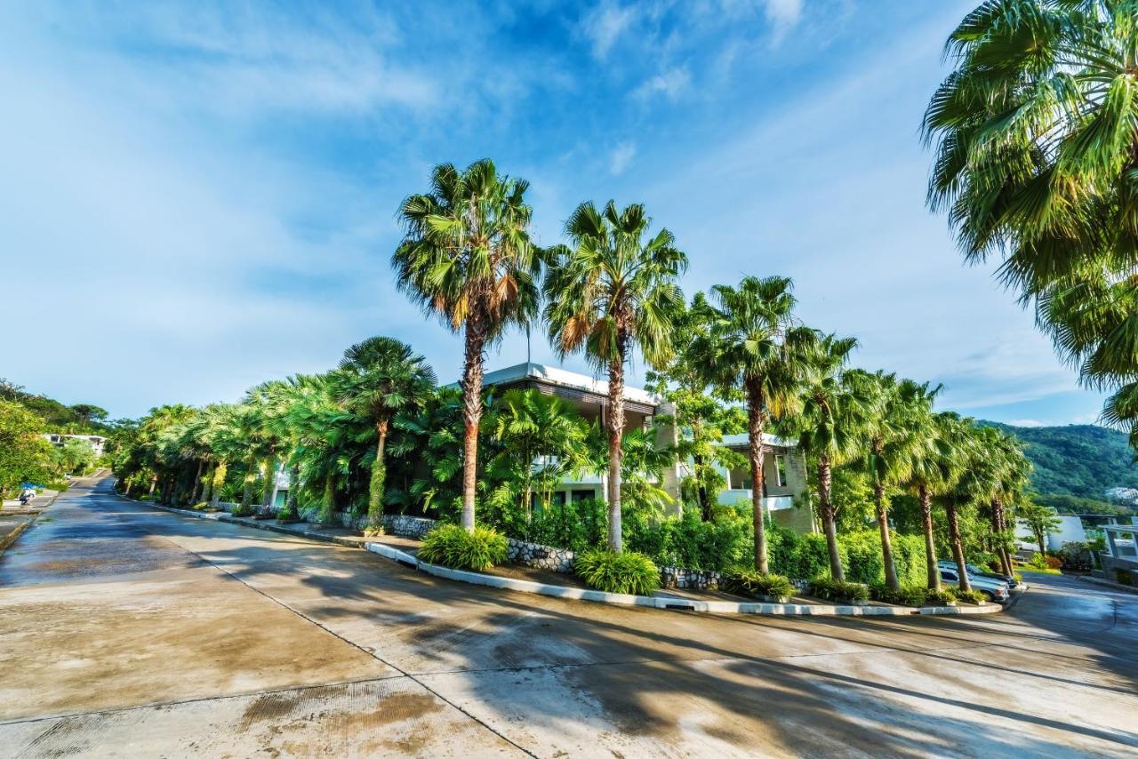 Wyndham Sea Pearl Resort, Phuket Patong Buitenkant foto The resort's main entrance