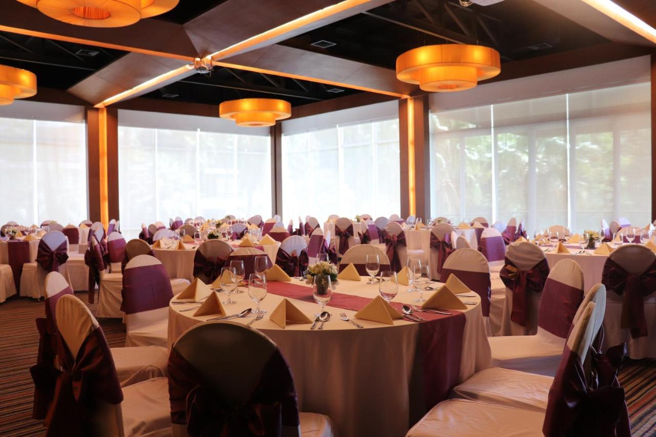 Wyndham Sea Pearl Resort, Phuket Patong Buitenkant foto The ballroom